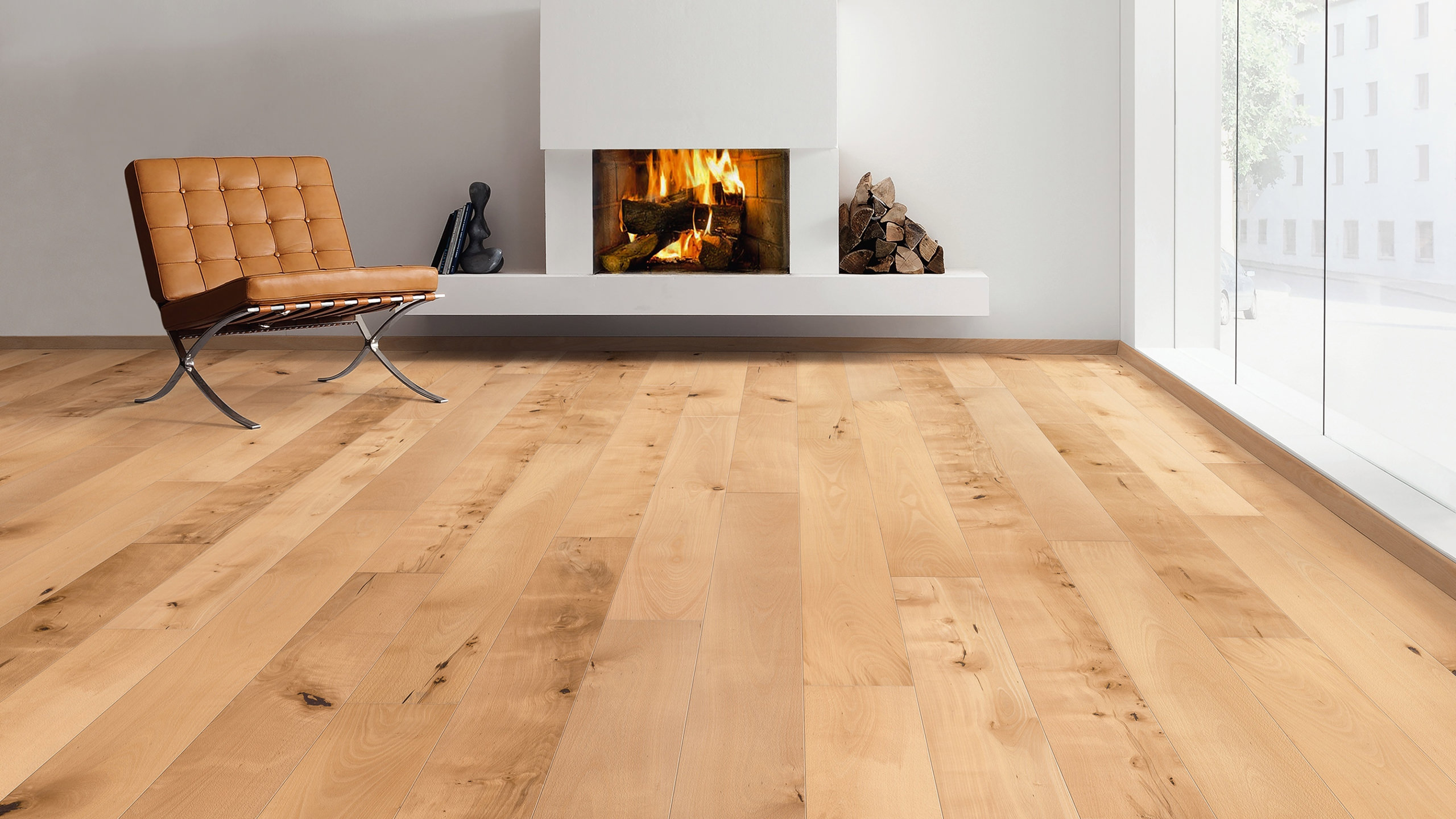 Living room with beech parquet flooring and a modern fireplace.
