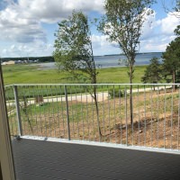 Seniorboligerne på Thorstedlund Strandvej ligger idyllisk direkte ved Roskilde Fjord og ligger midt i en charmerende vegetation.