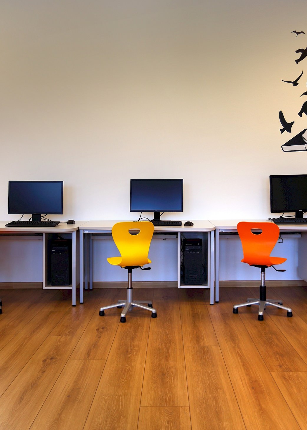 There’s no lack of modern technology. The kids are introduced to the digital world in the well-equipped computer room