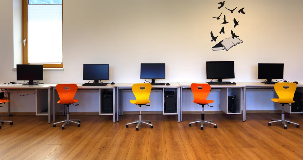 There’s no lack of modern technology. The kids are introduced to the digital world in the well-equipped computer room