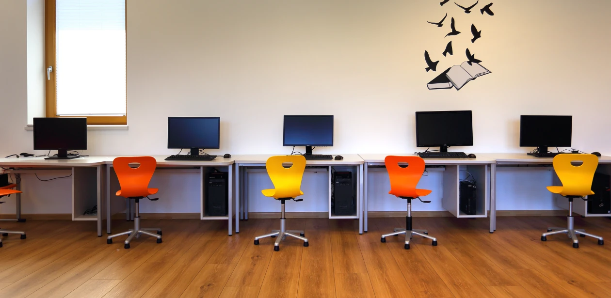 There’s no lack of modern technology. The kids are introduced to the digital world in the well-equipped computer room