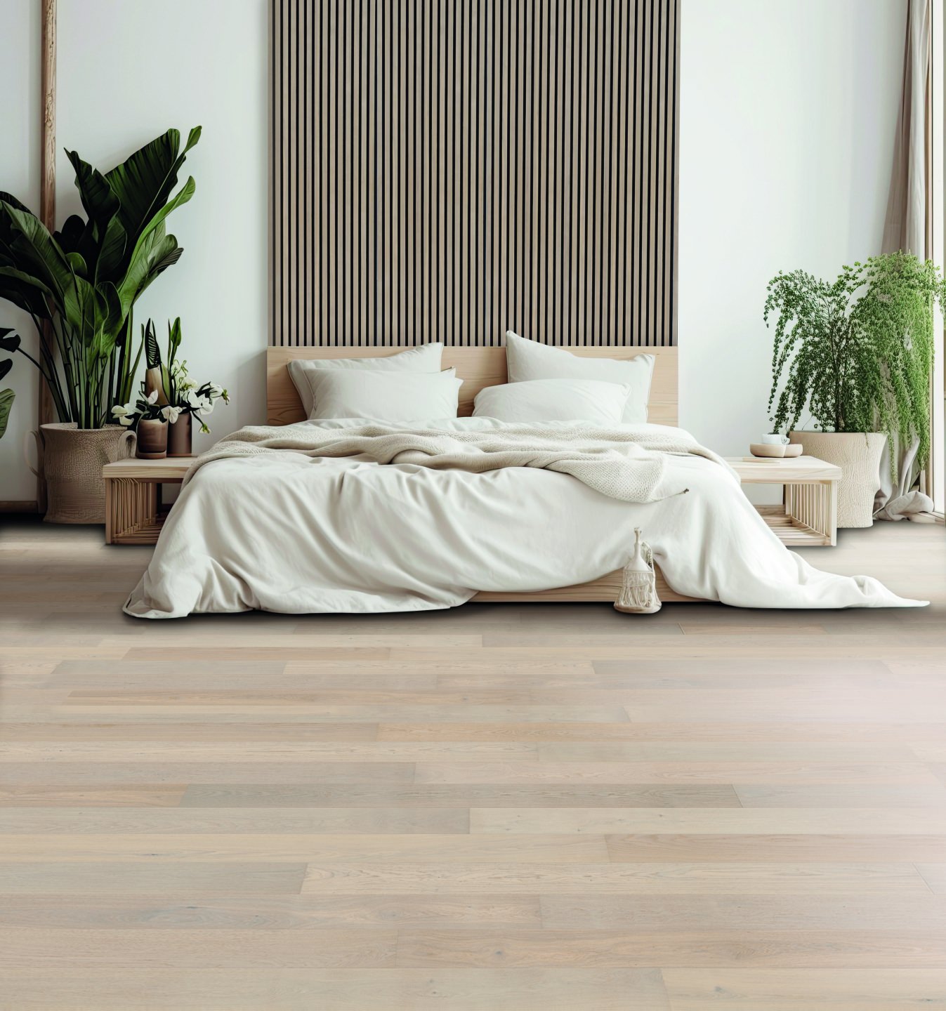 Hell eingerichtetes Schlafzimmer mit HARO Akustikpaneelen hinter dem Bett – stilvolle Raumgestaltung trifft auf funktionale Akustiklösung für eine ruhige, wohnliche Atmosphäre.