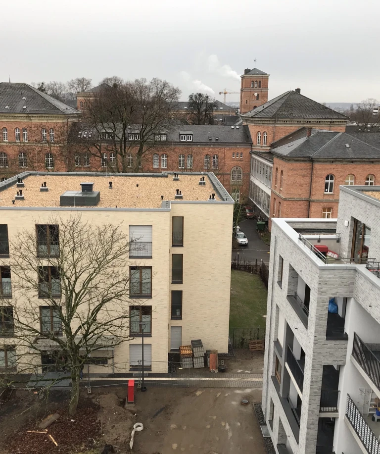 Le bâtiment à la façade de briques jaunes hébergera bientôt 24 personnes handicapées.