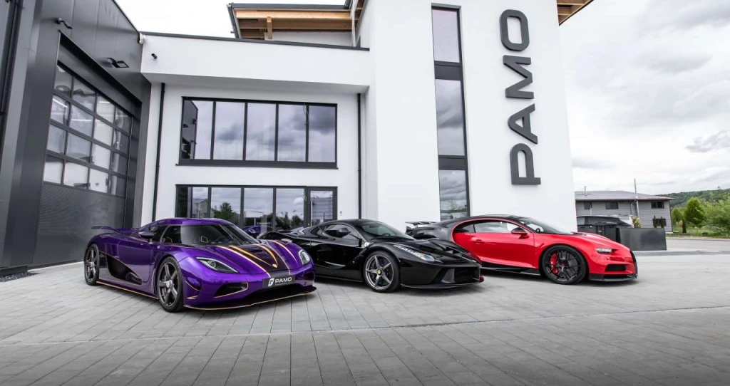 Die PAMO-Welt bietet Sportwagen- und Supercar-Fans ein neues Erlebniszentrum in unmittelbarer Nähe des Bodensees.