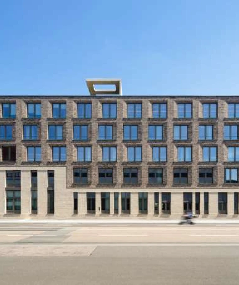 Facaden på Rheinkontor minder om de traditionelle kontorbygninger, der tidligere lå her.