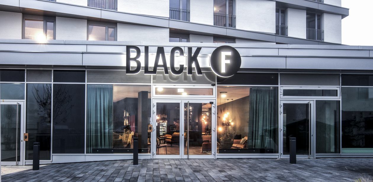 The Black F provides both tourists and business travellers with the perfect mix of flat and hotel for the short- and long-term stays.