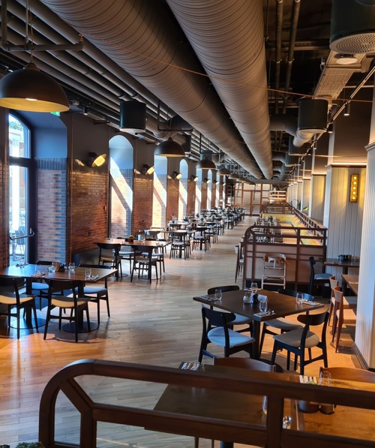 Af det godt 30.000 kvadratmeter samlede nytteareal for Villa Copenhagen er knap en fjerdedel blevet udstyret med smukt HARO stavparket.