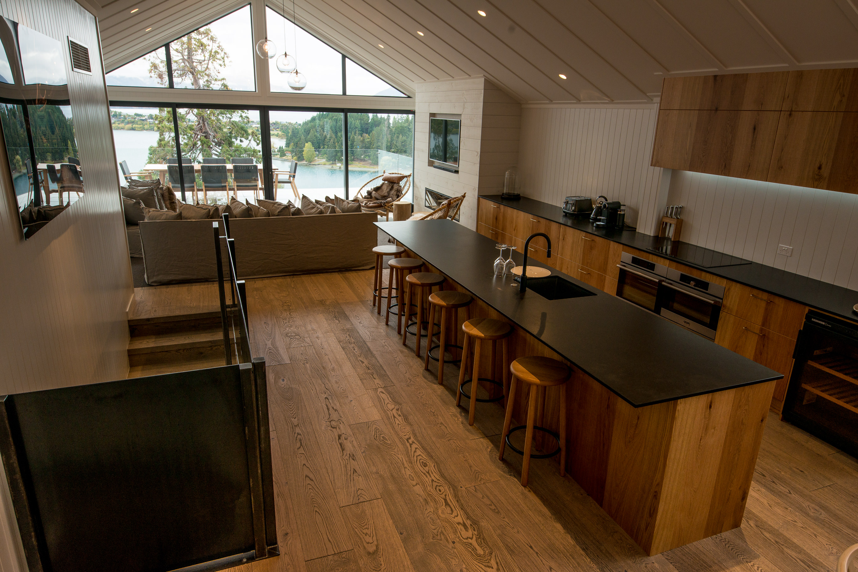 Lake Side View Apartment