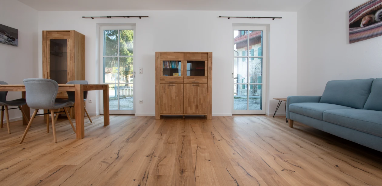 Die Räume der Einrichtung am Rosenhof sind ganz bewusst sehr hell und mit natürlichen Materialien ausgestattet.