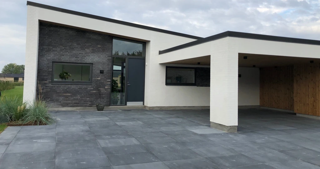 I Ballerup opførte det danske byggefirma Interplan House A/S et meget smukt eksempel på moderne dansk husarkitektur.