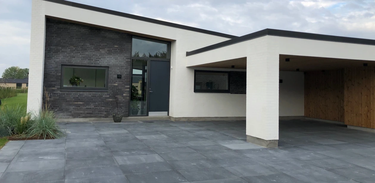 I Ballerup opførte det danske byggefirma Interplan House A/S et meget smukt eksempel på moderne dansk husarkitektur.