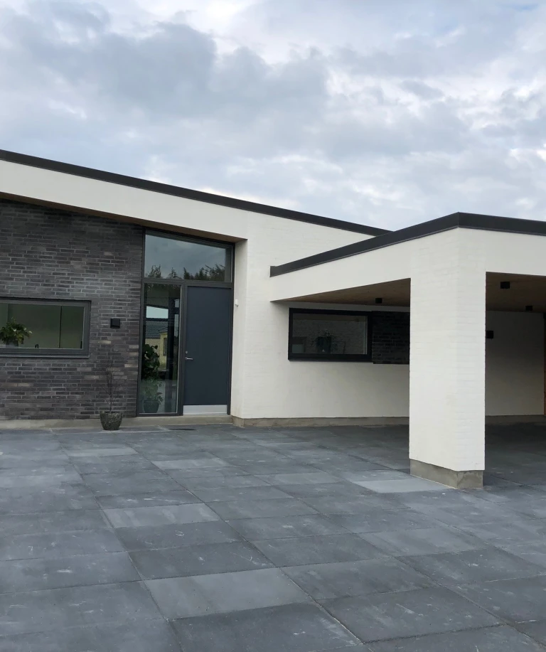 I Ballerup opførte det danske byggefirma Interplan House A/S et meget smukt eksempel på moderne dansk husarkitektur.