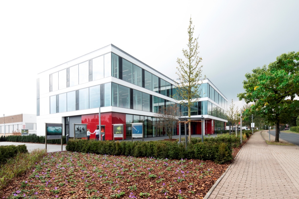 Das neue Verwaltungsgebäude der CEWE Stiftung & Co.KGaA bietet auf 3.400 m² neue Arbeitsplätze für 170 Mitarbeiter