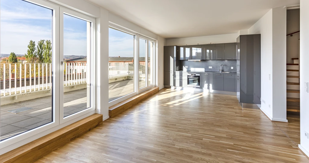 HARO Professional parket stav Allegro 4000 eg Tundra i den modstandsdygtige permaDur-lakering blev anvendt i de 148 boliger.