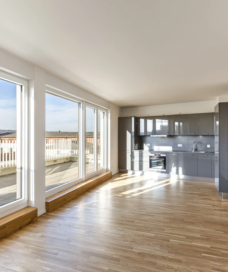 HARO Professional parket stav Allegro 4000 eg Tundra i den modstandsdygtige permaDur-lakering blev anvendt i de 148 boliger.