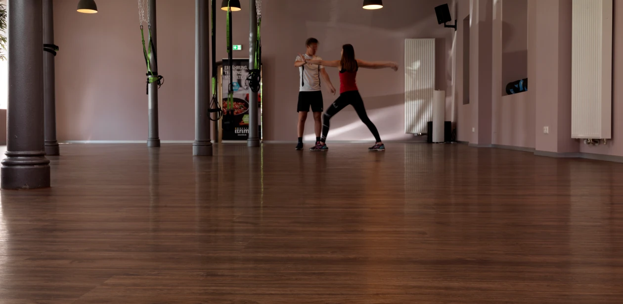 Gelenkschonendes Training auf wohngesundem Boden, frei von PVC und Weichmachern