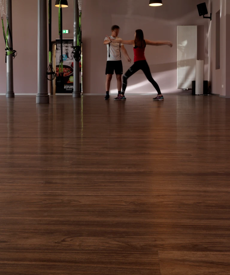 Gelenkschonendes Training auf wohngesundem Boden, frei von PVC und Weichmachern